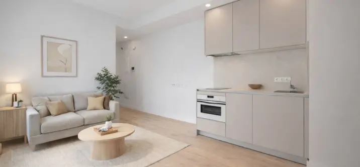 Sale of middle floor apartment in Fuengirola 0