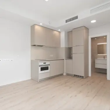 Sale of middle floor apartment in Fuengirola