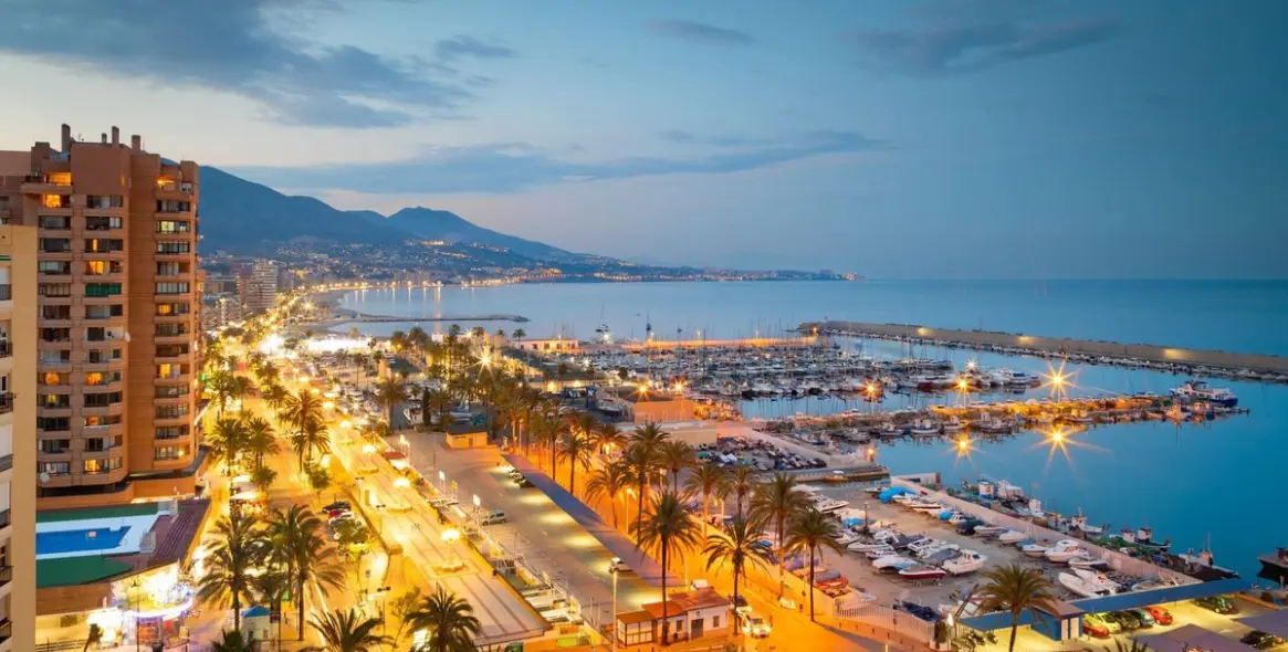 Sale of middle floor apartment in Fuengirola 7