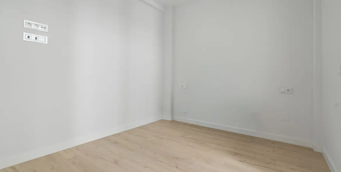 Sale of middle floor apartment in Fuengirola 12