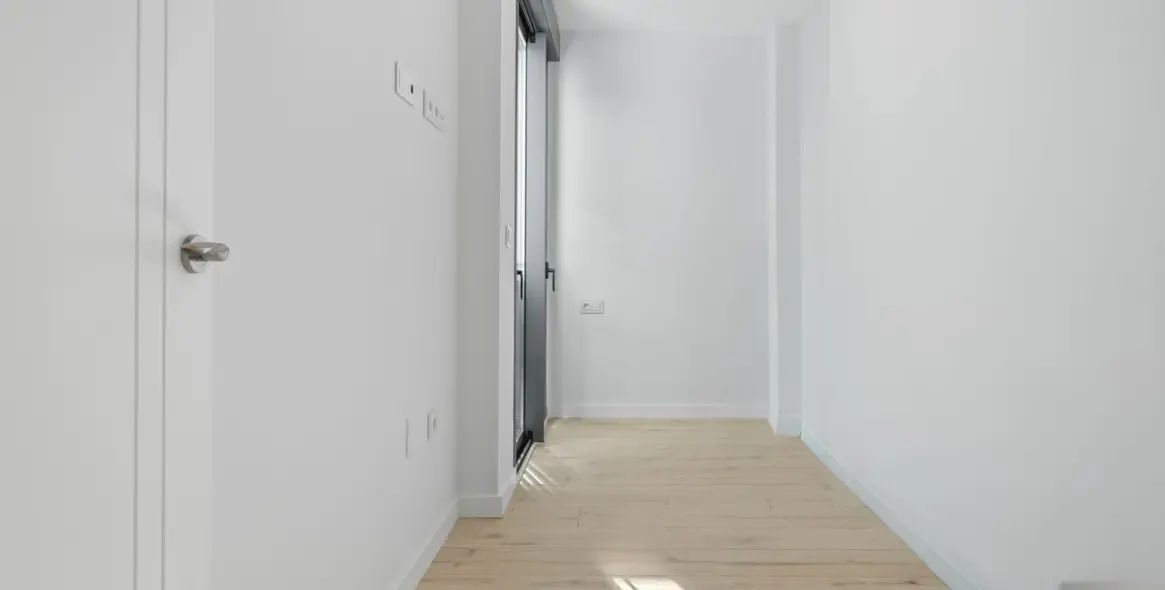 Sale of middle floor apartment in Fuengirola 14
