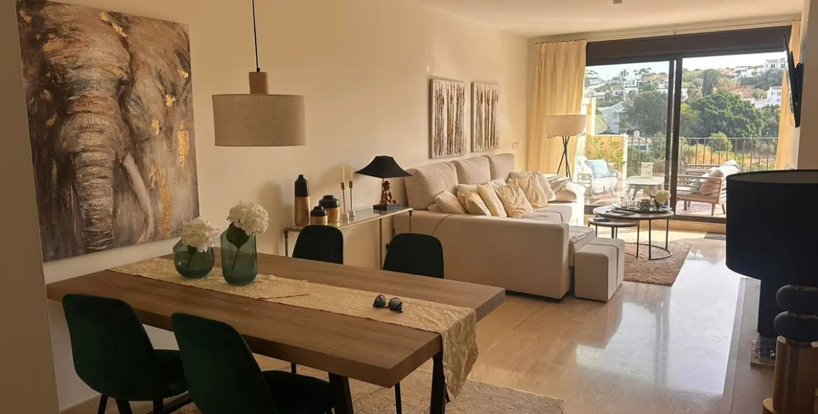 Sale of penthouse in Estepona 3