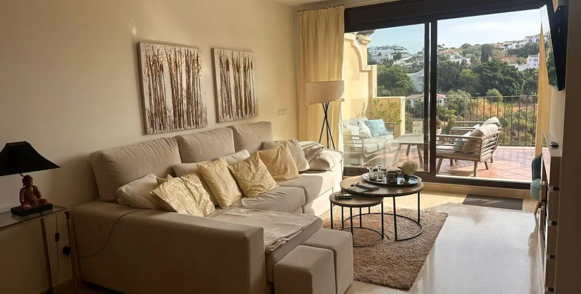 Sale of penthouse in Estepona 6