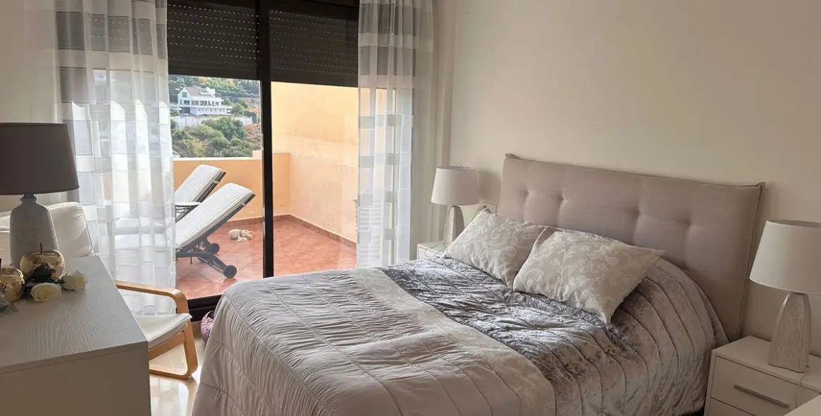 Sale of penthouse in Estepona 20