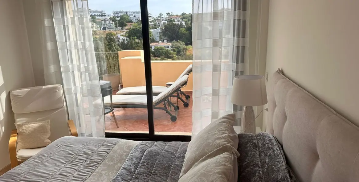 Sale of penthouse in Estepona 22