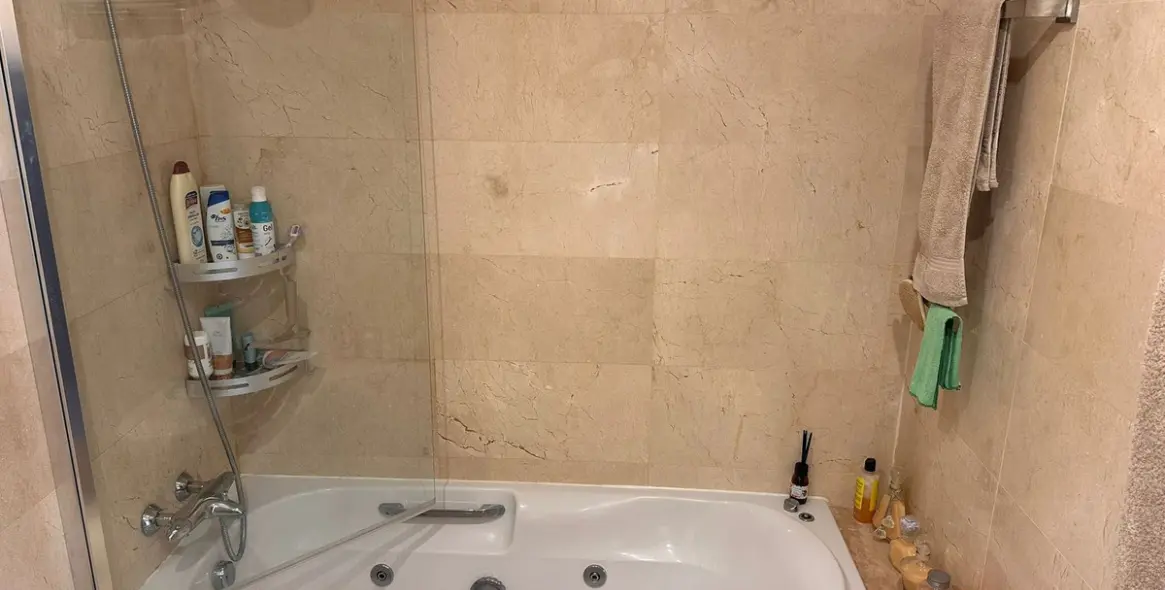 Sale of penthouse in Estepona 27
