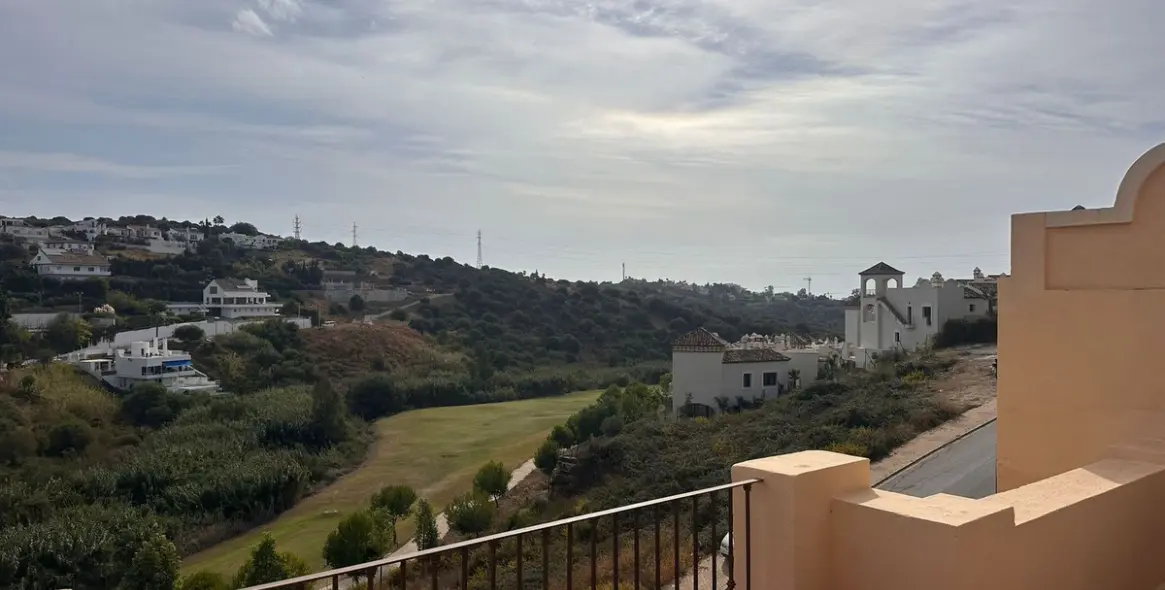 Sale of penthouse in Estepona 38