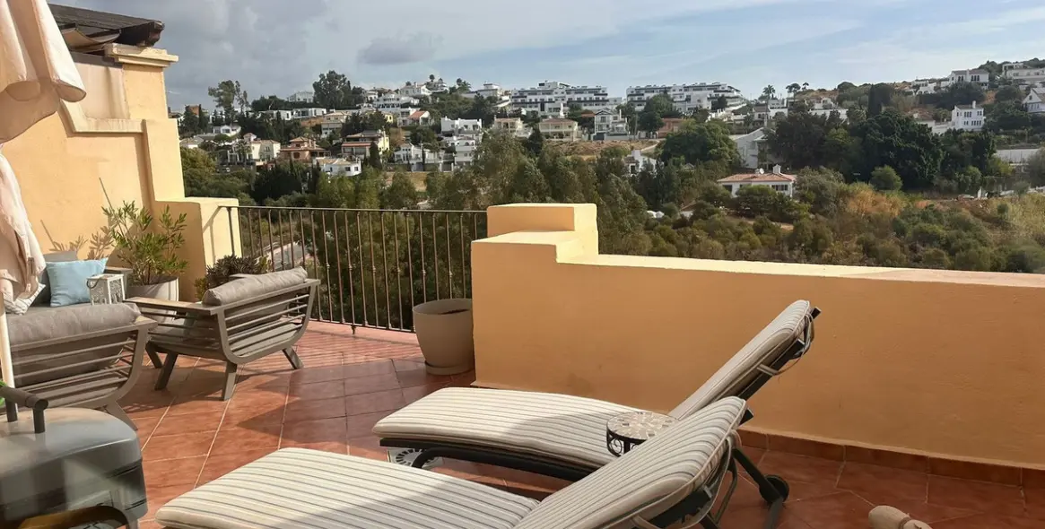 Sale of penthouse in Estepona 40