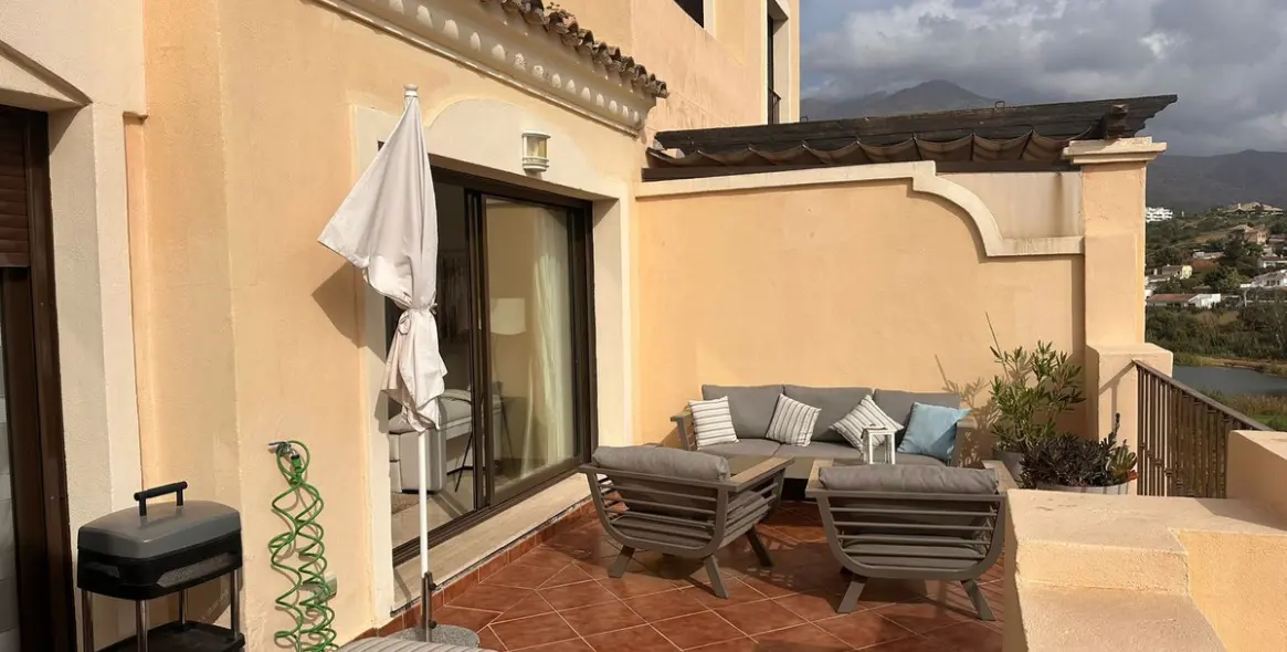 Sale of penthouse in Estepona 44