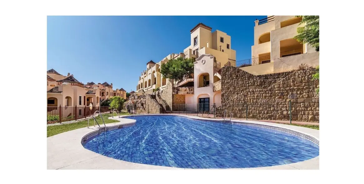 Sale of penthouse in Estepona 55