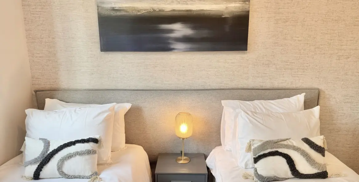 Sale of middle floor apartment in Benahavís 16