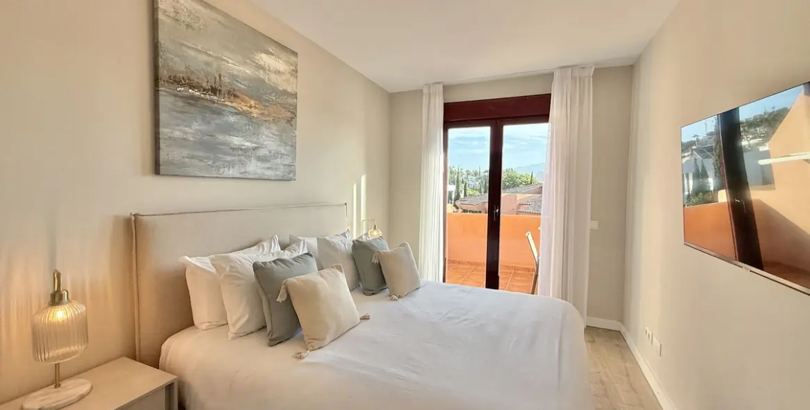 Продажа апартаментов на среднем этаже в Benahavís 23