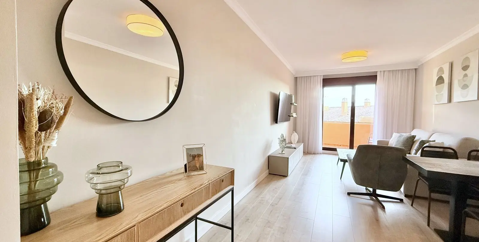 Sale of middle floor apartment in Benahavís 6