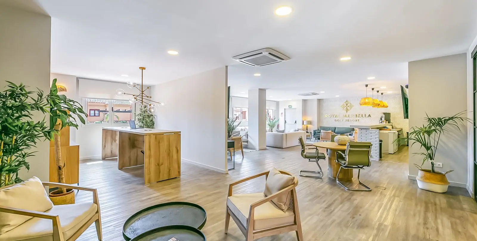 Sale of middle floor apartment in Benahavís 28