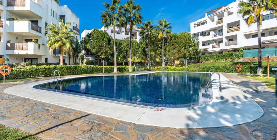 Sale of ground floor apartment in La Cala de Mijas 2
