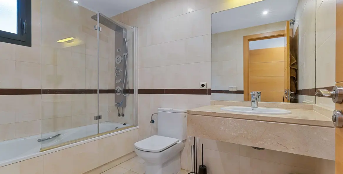 Sale of ground floor apartment in La Cala de Mijas 19