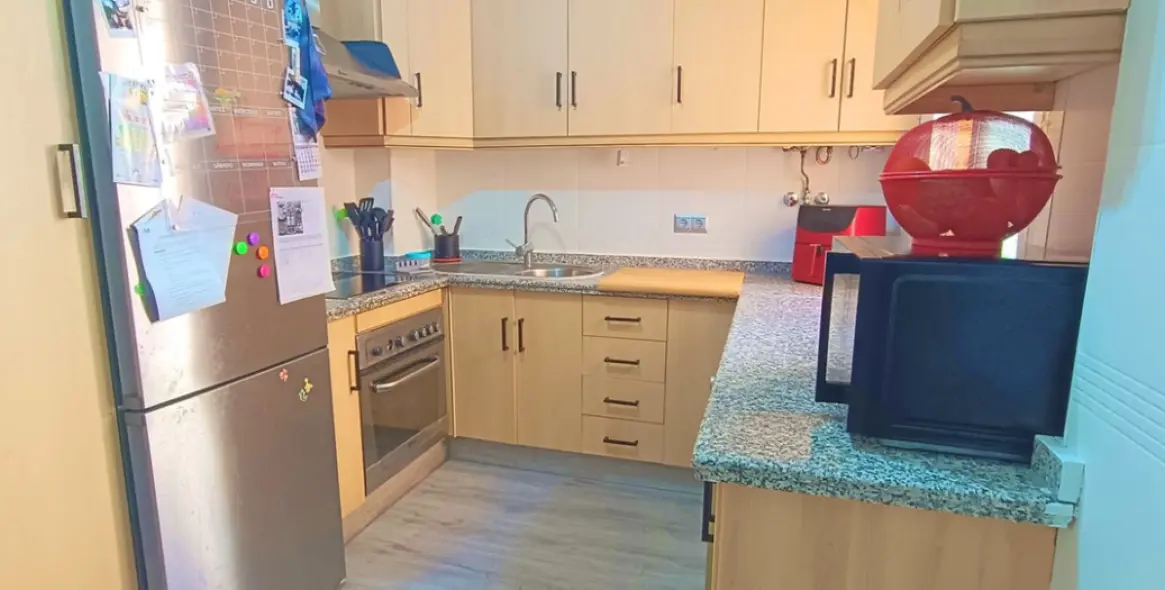 Sale of middle floor apartment in Estepona 9