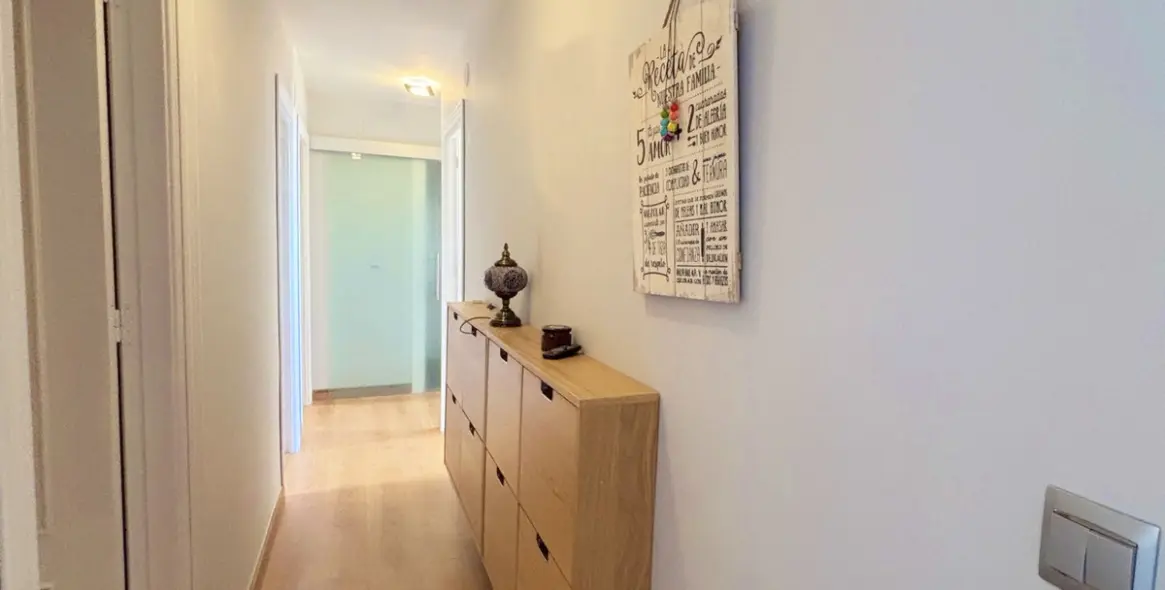 Sale of middle floor apartment in Estepona 10