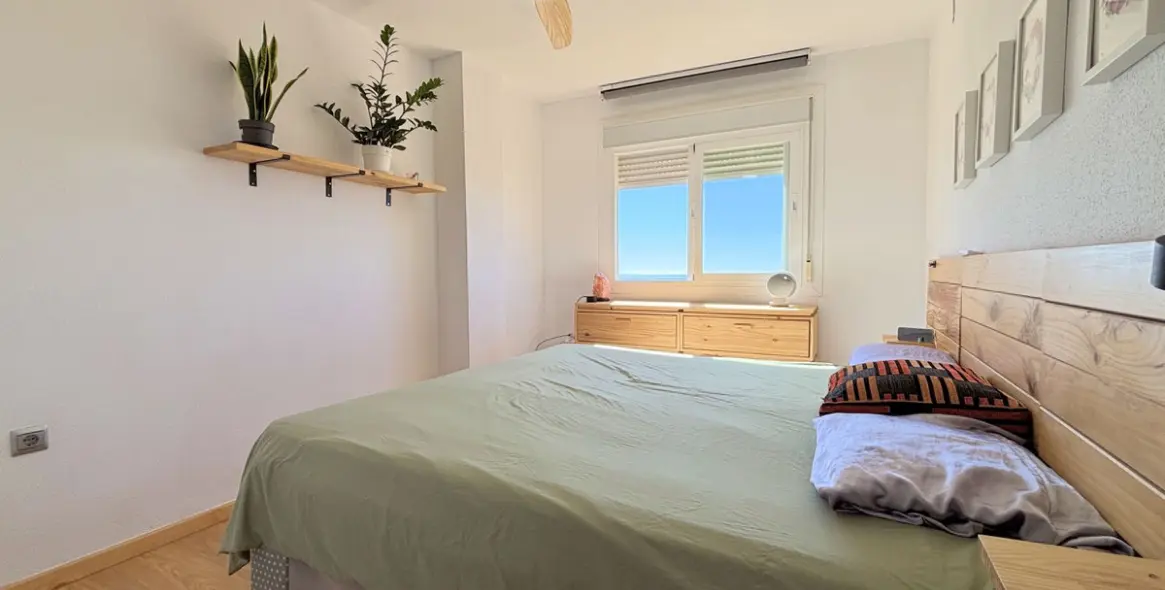 Sale of middle floor apartment in Estepona 11