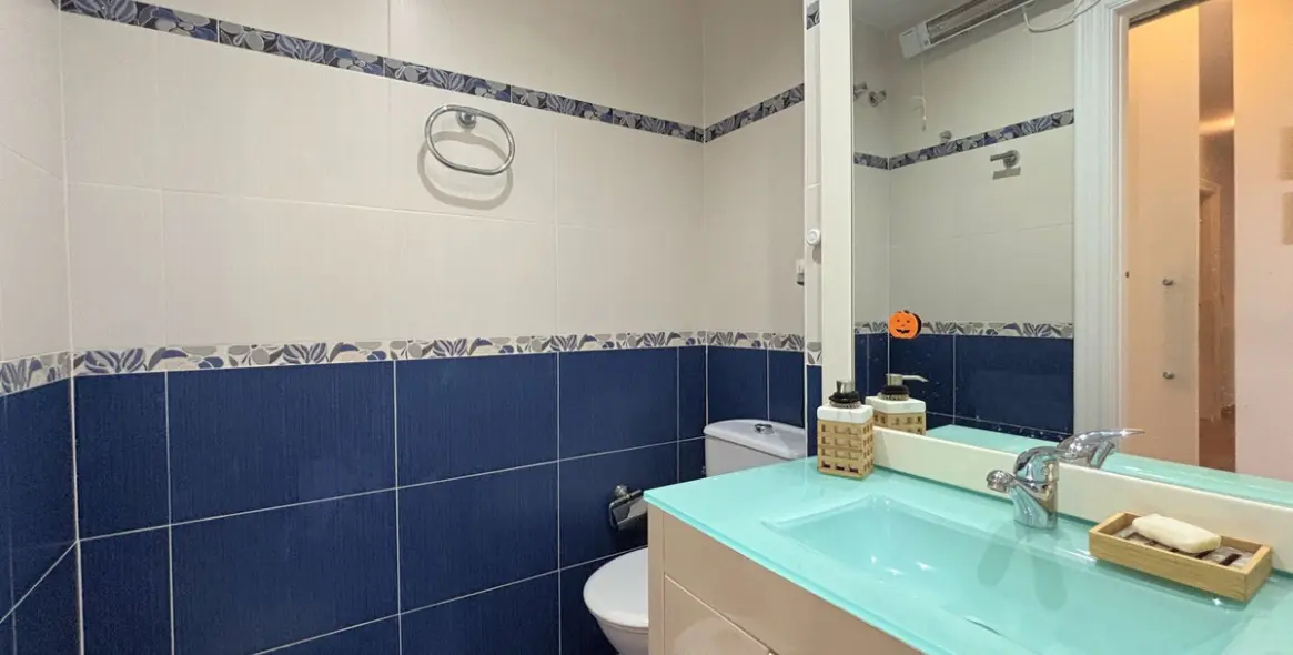 Sale of middle floor apartment in Estepona 16