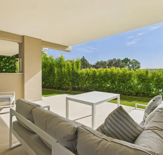 Продажа апартаментов на первом этаже в Estepona