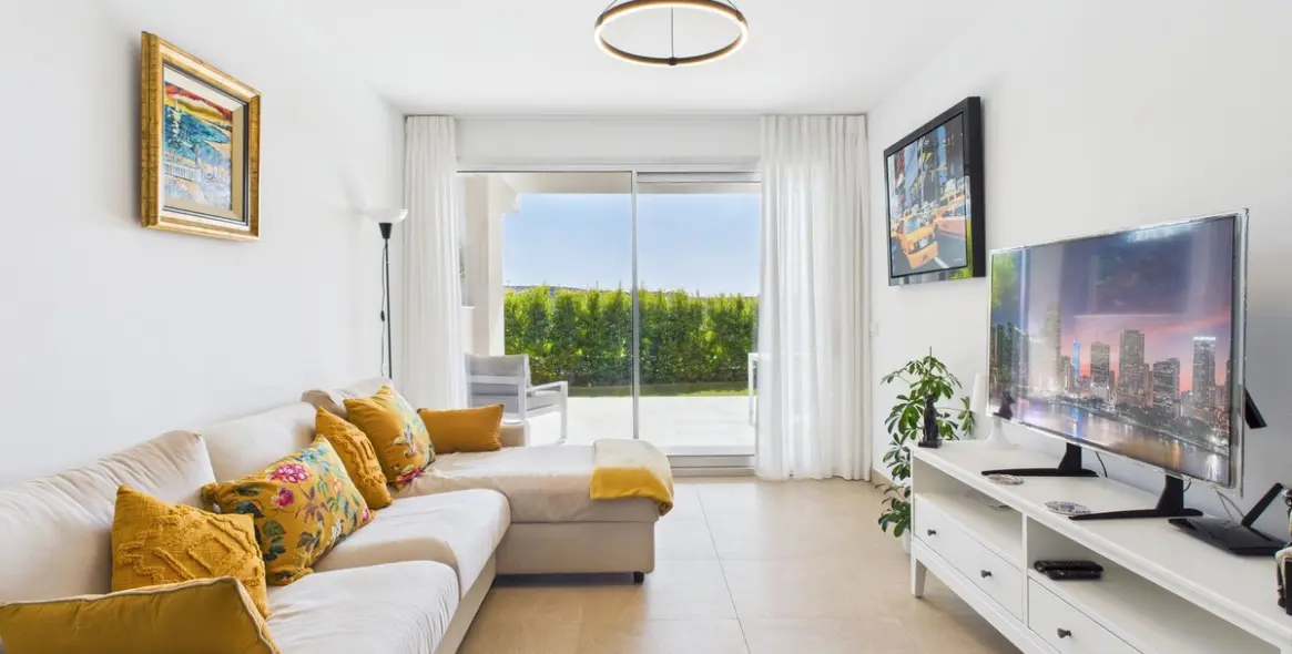 Продажа апартаментов на первом этаже в Estepona 3