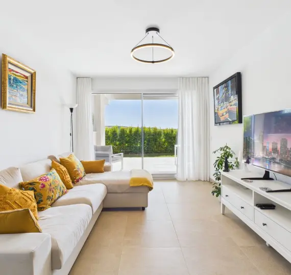 Продажа апартаментов на первом этаже в Estepona