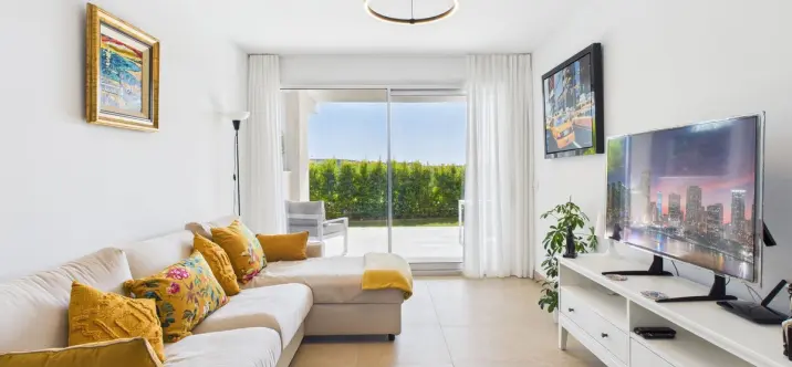 Venta de apartamento en planta baja en Estepona 2