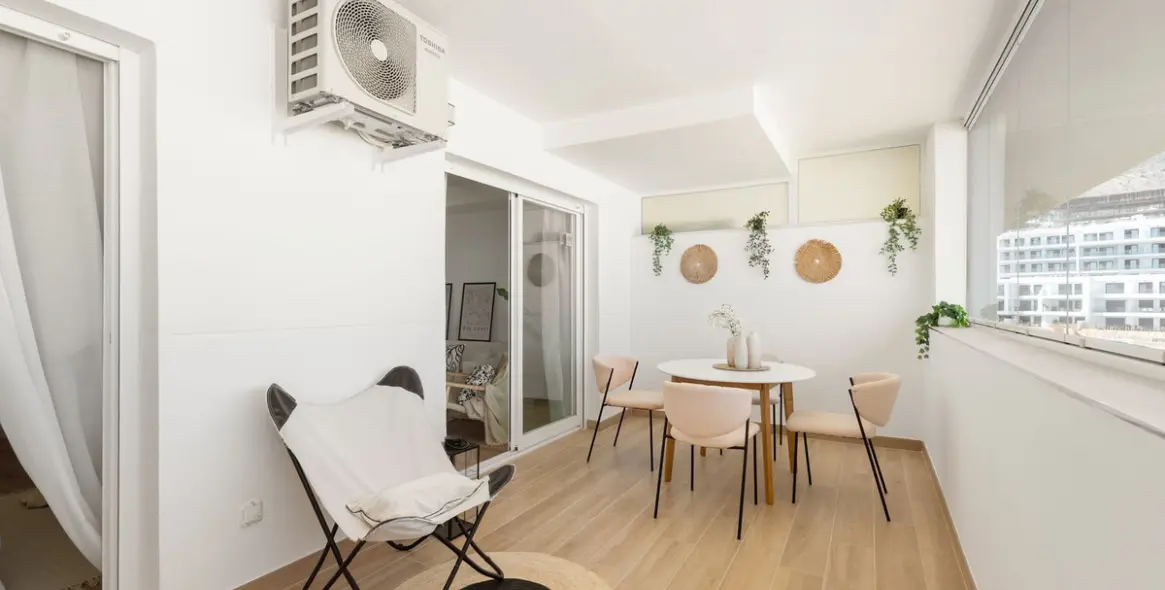 Продажа апартаментов на среднем этаже в Carvajal 12