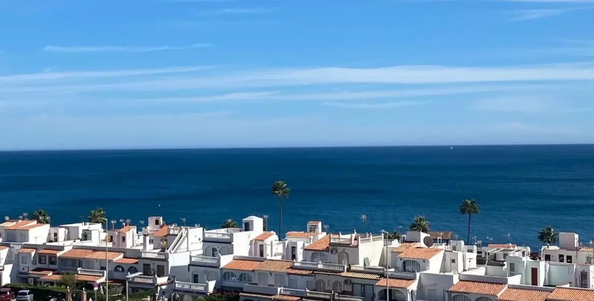 Sale of penthouse in Manilva 12