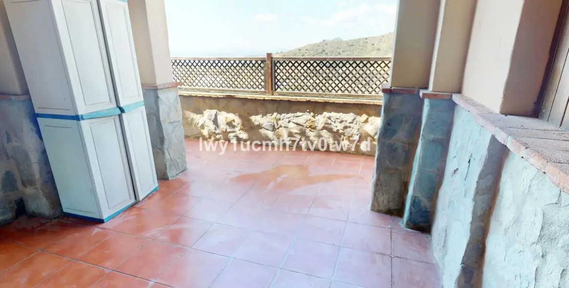 Продажа апартаментов на первом этаже в Cala del Moral 18