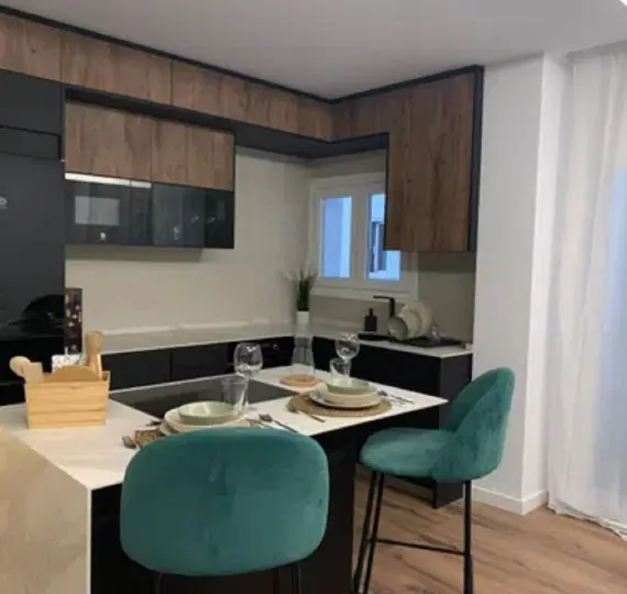 Middle floor apartment R5032285