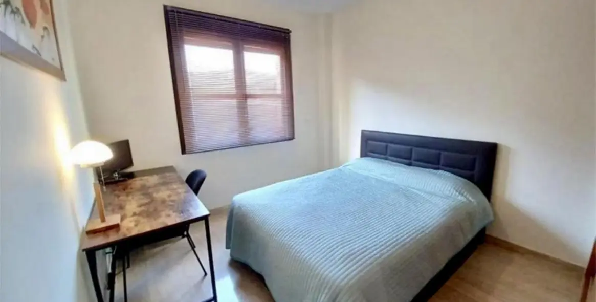 Sale of middle floor apartment in Estepona 5