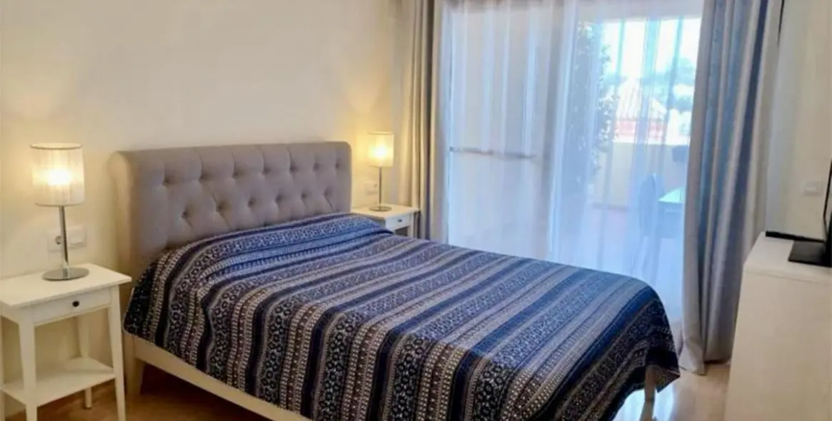 Sale of middle floor apartment in Estepona 8