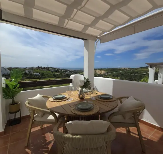 Sale of middle floor apartment in Valle Romano