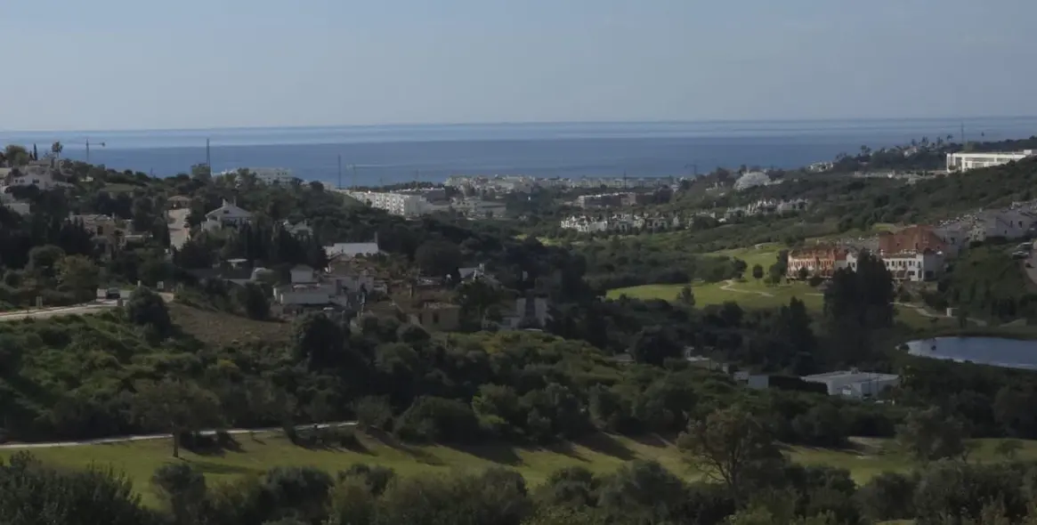 Sale of middle floor apartment in Valle Romano 19