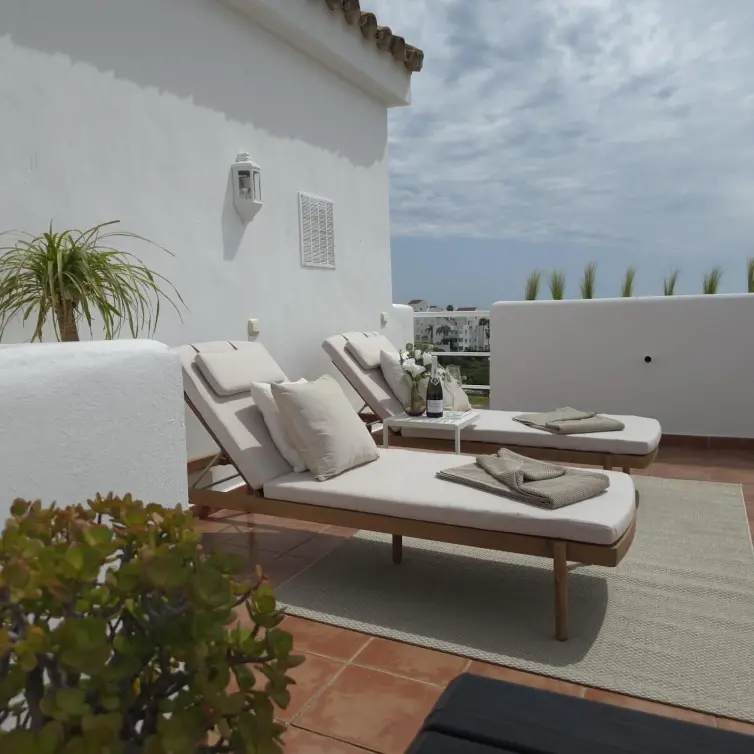 Sale of middle floor apartment in Valle Romano