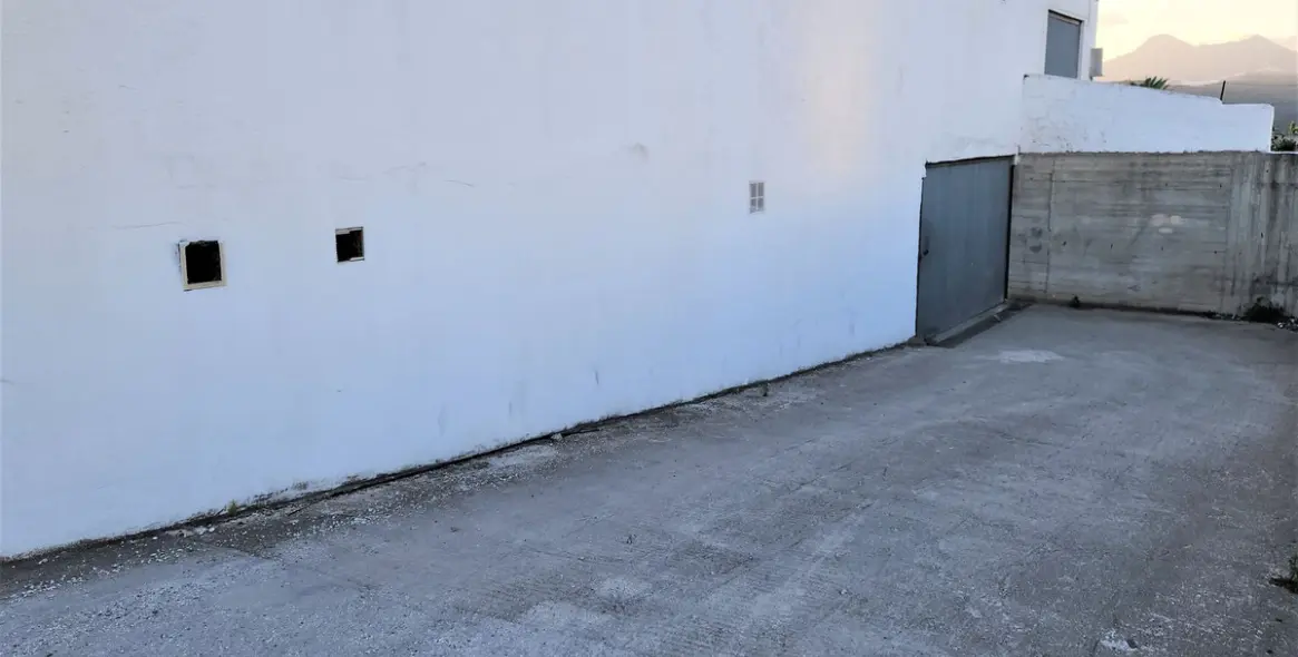 Продажа складского помещения в Manilva 1