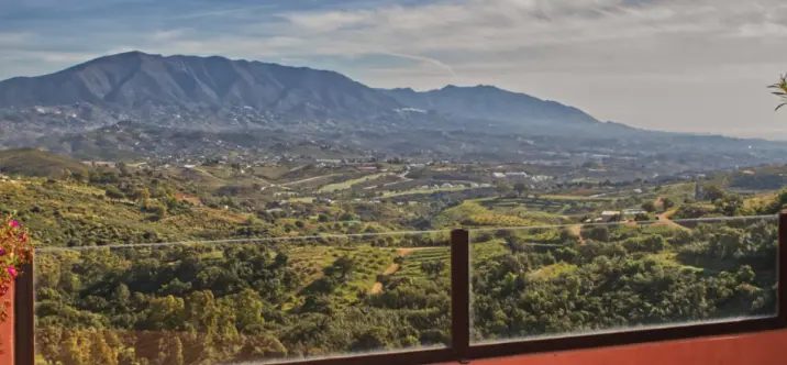 Sale of middle floor apartment in La Mairena 1