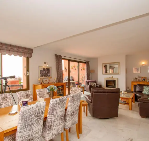 Sale of middle floor apartment in La Mairena