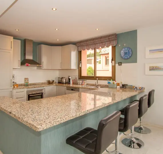 Sale of middle floor apartment in La Mairena