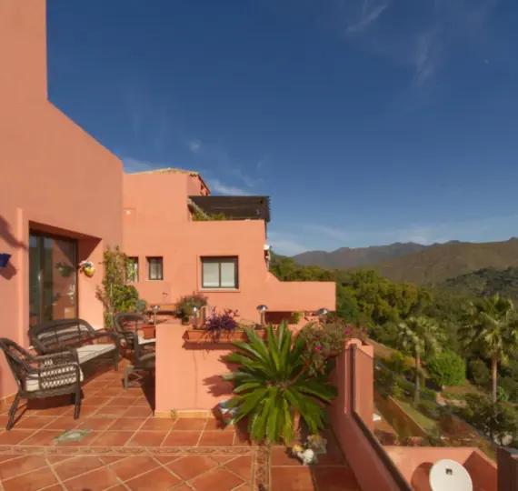 Sale of middle floor apartment in La Mairena