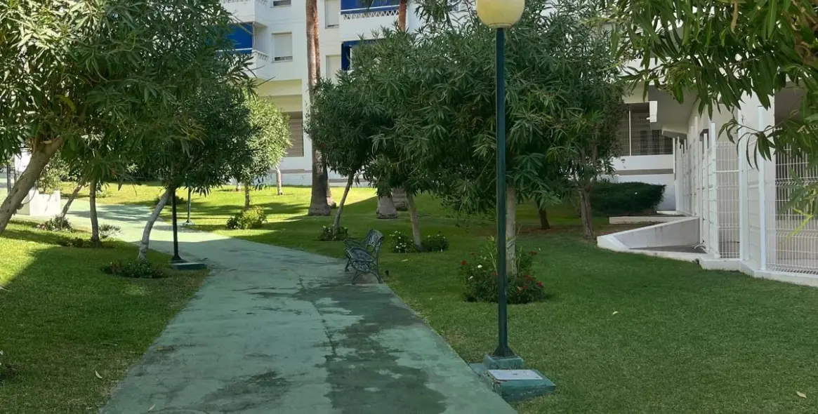 Sale of middle floor apartment in Nueva Andalucía 3