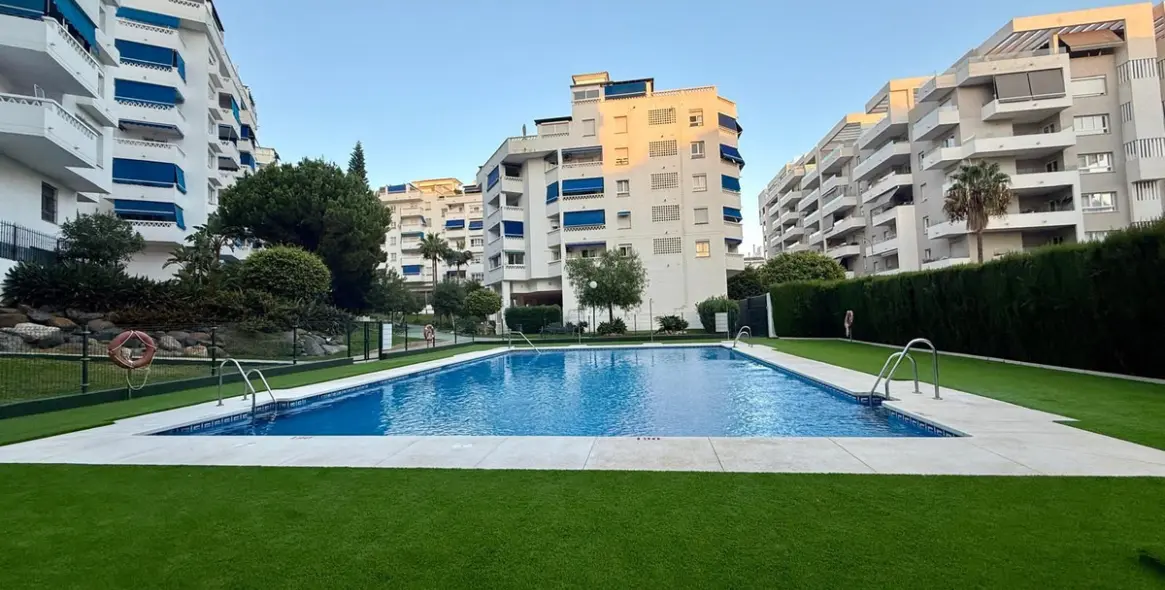 Sale of middle floor apartment in Nueva Andalucía 4