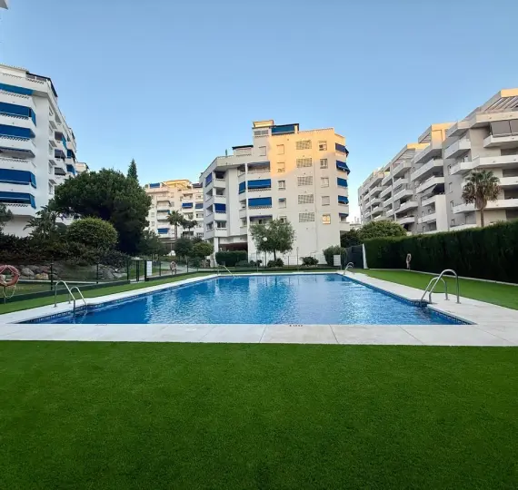 Sale of middle floor apartment in Nueva Andalucía