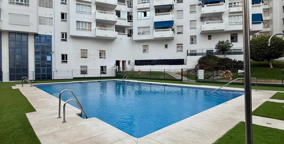 Sale of middle floor apartment in Nueva Andalucía 5
