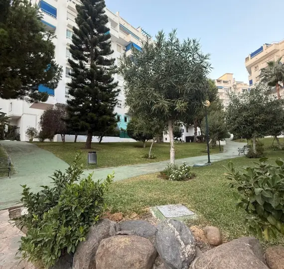 Sale of middle floor apartment in Nueva Andalucía