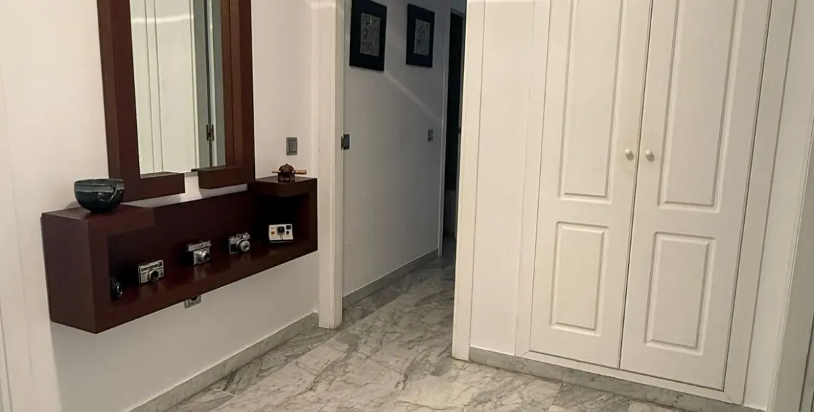 Sale of middle floor apartment in Nueva Andalucía 14