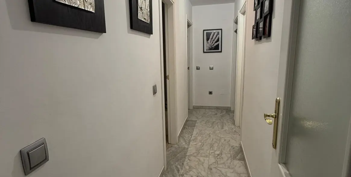 Sale of middle floor apartment in Nueva Andalucía 15