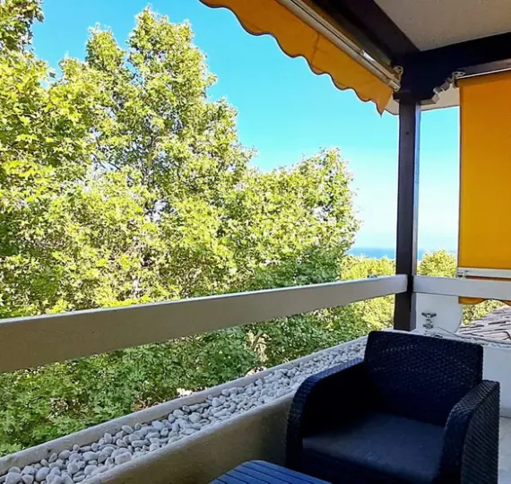 Sale of middle floor apartment in The Golden Mile